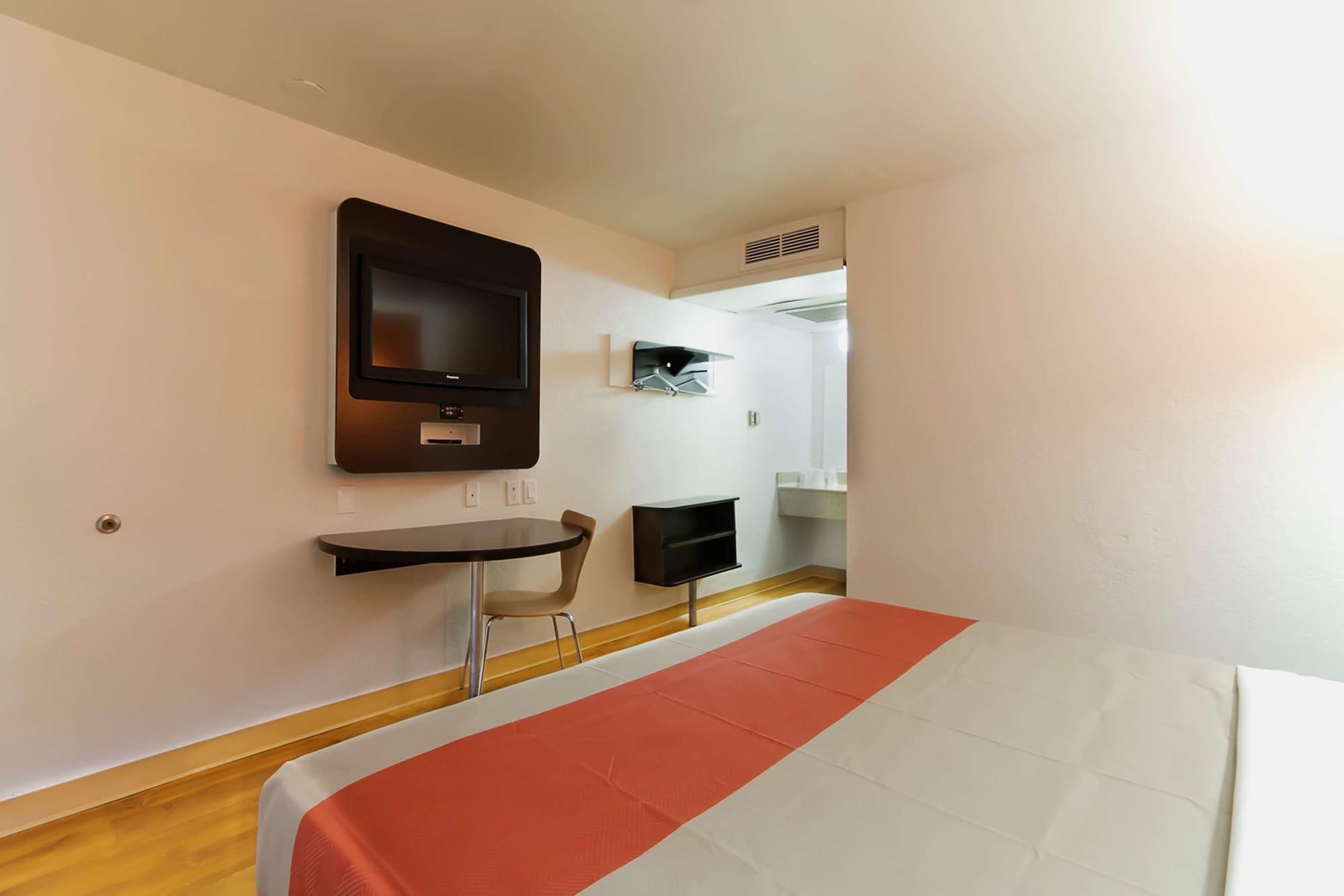 Motel 6-Capitol Heights, Md - Washington Largo Bagian luar foto