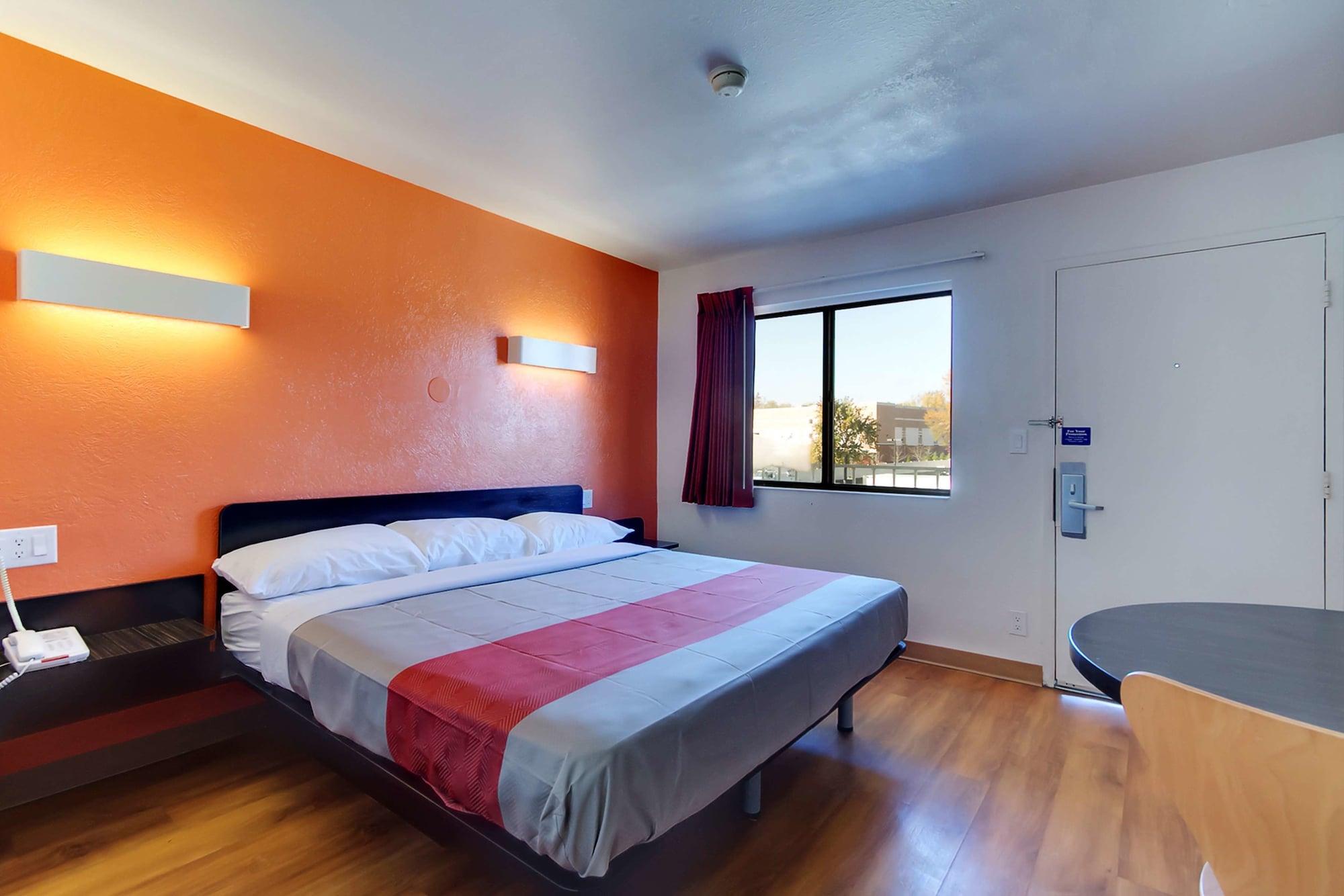 Motel 6-Capitol Heights, Md - Washington Largo Bagian luar foto