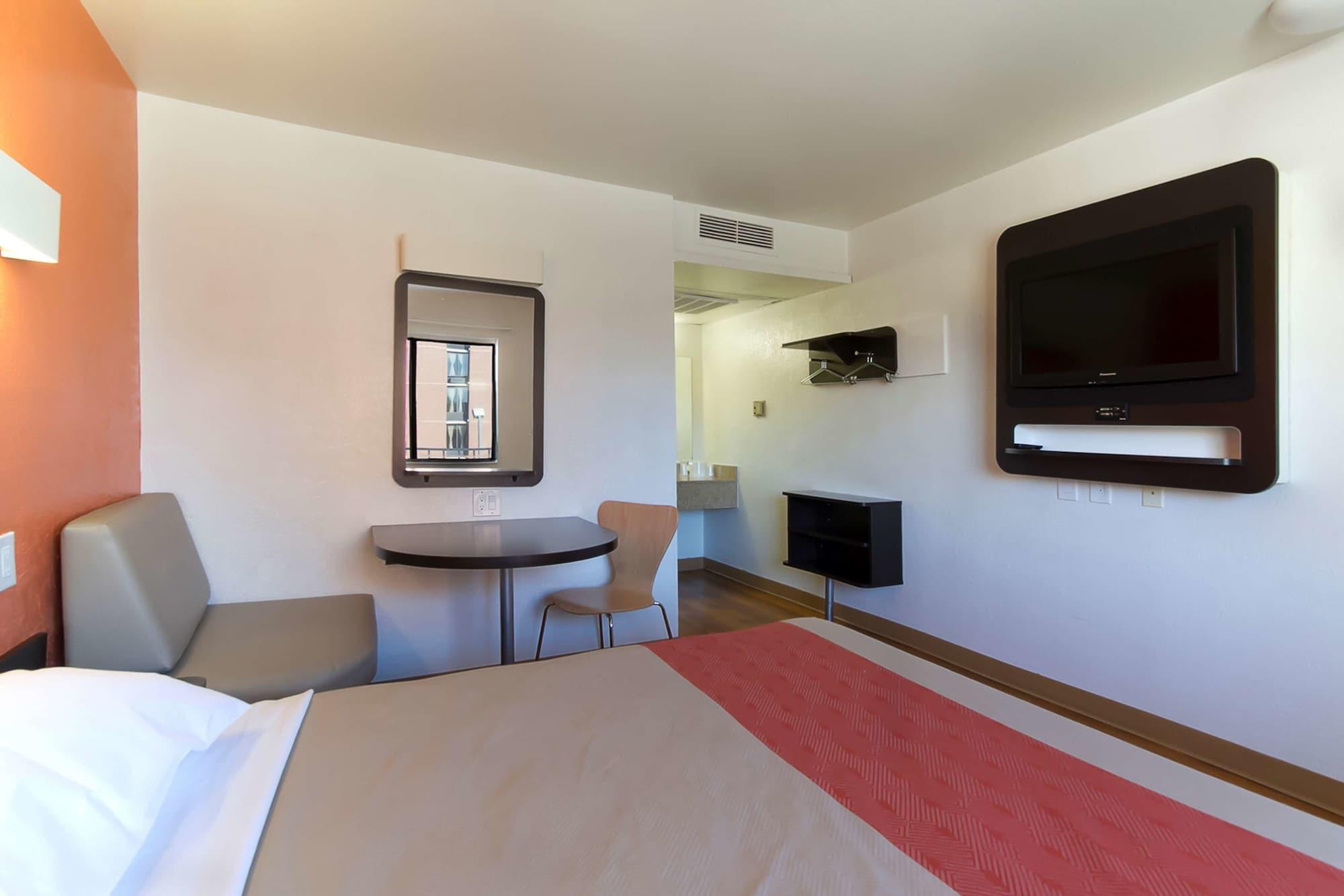 Motel 6-Capitol Heights, Md - Washington Largo Bagian luar foto