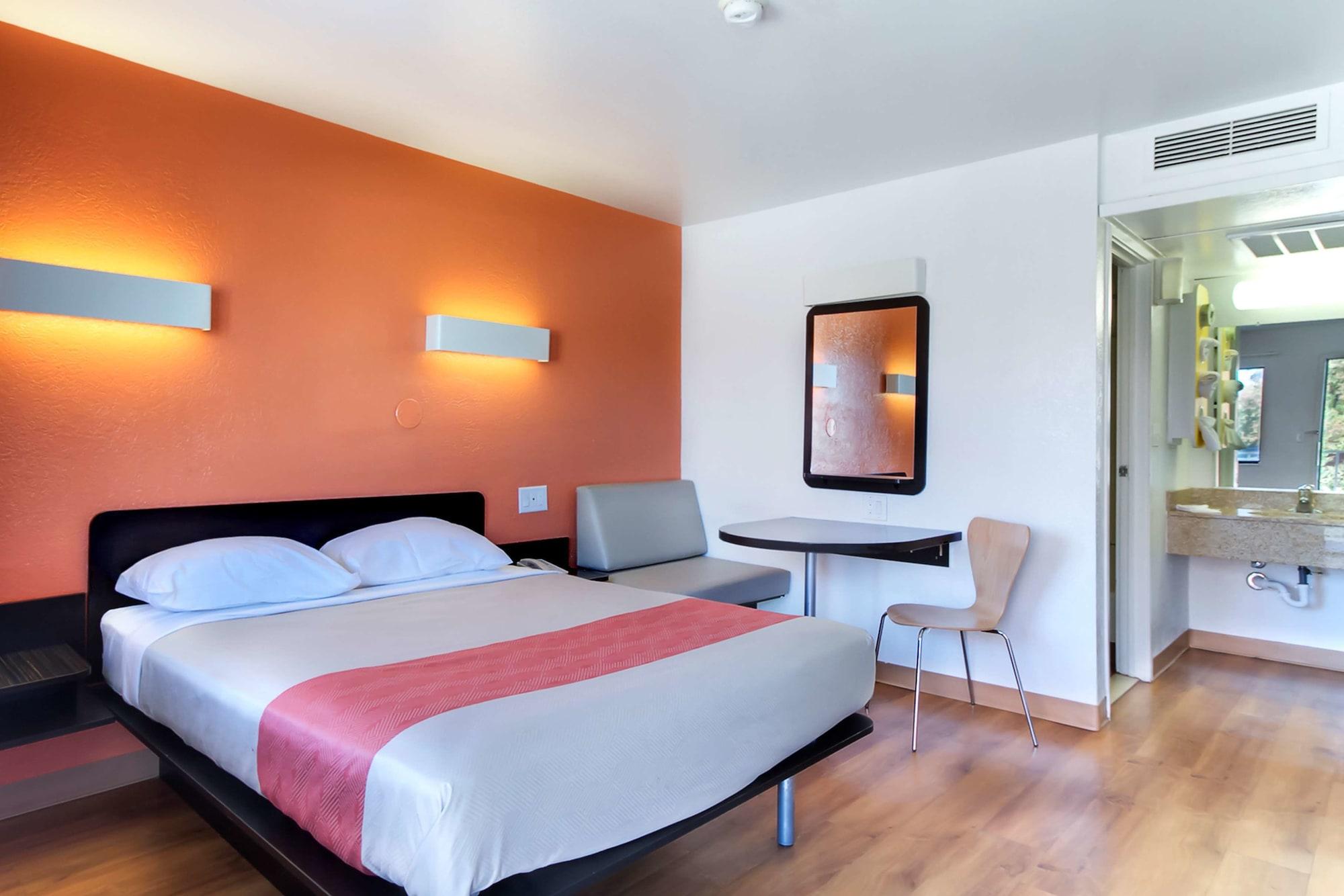 Motel 6-Capitol Heights, Md - Washington Largo Bagian luar foto