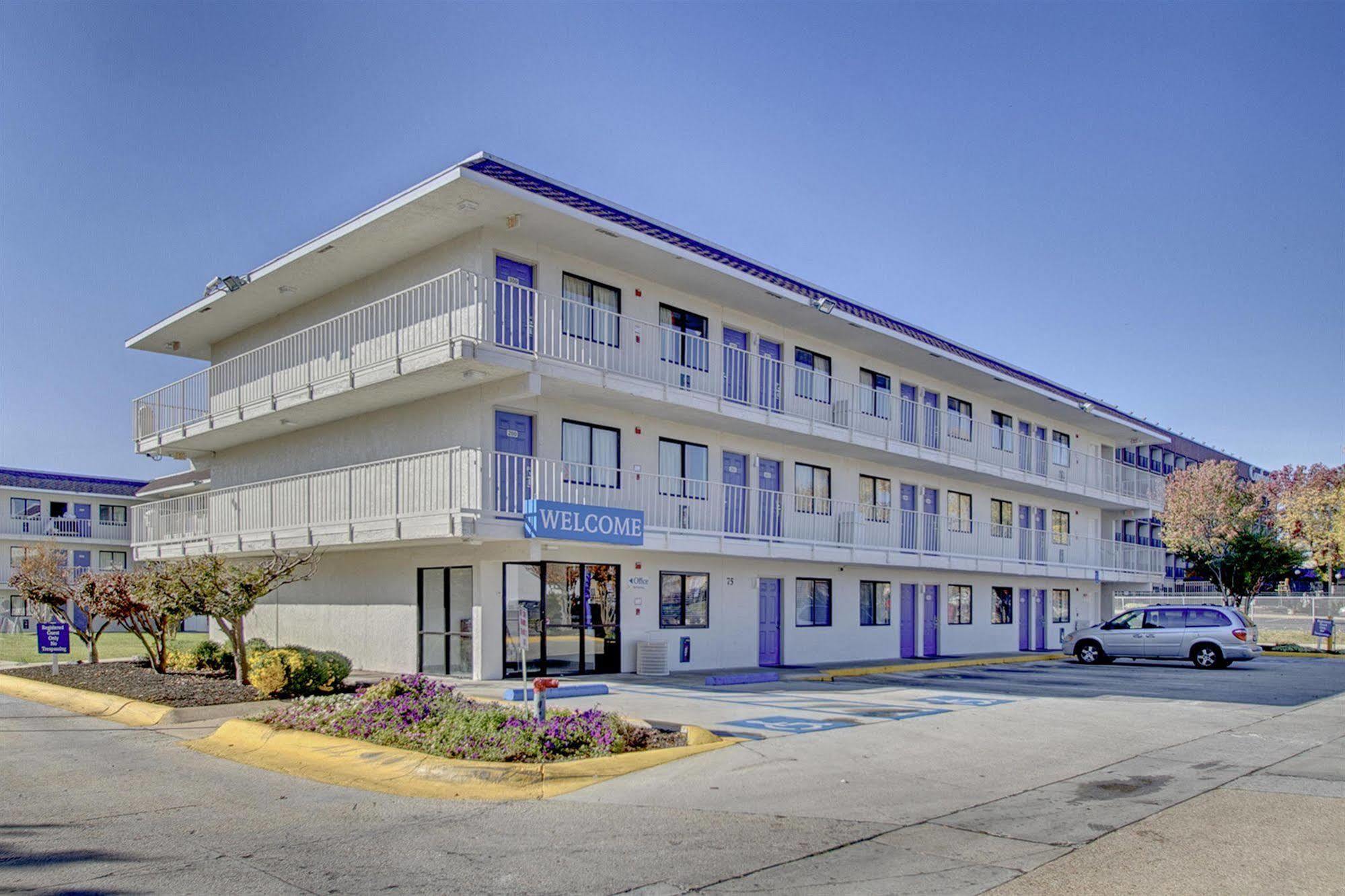 Motel 6-Capitol Heights, Md - Washington Largo Bagian luar foto