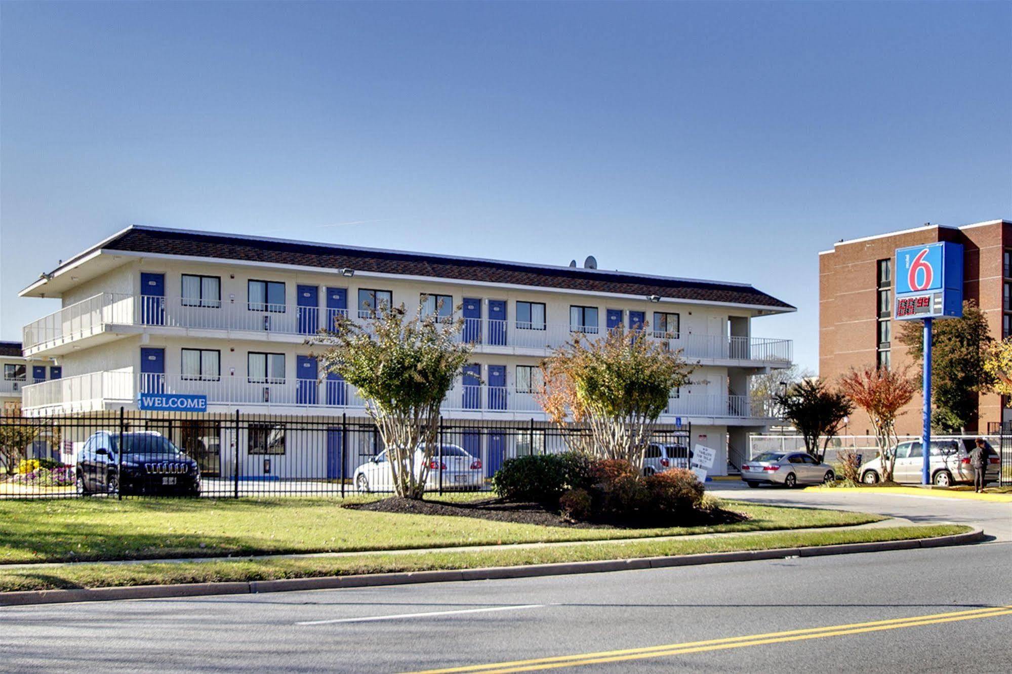 Motel 6-Capitol Heights, Md - Washington Largo Bagian luar foto